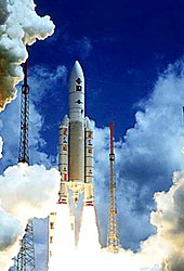 Start rakety Ariane 5 s množstvím kouře